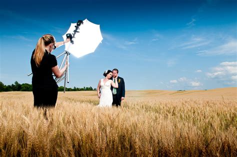 Fotografer Pernikahan Yang Profesional Terbaik