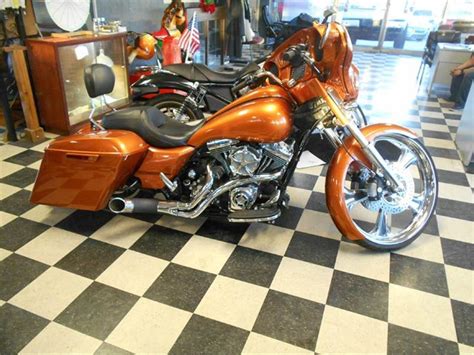 You can either let the wind pummel you, or you can let it pummel your harley street glide windshield and fairing. 2014 Harley-Davidson Street Glide Custom for Sale ...