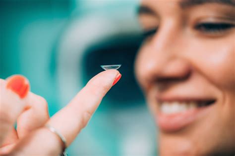 Why Do Contact Lenses Make The Eyes Dry How To Fix It Affordable
