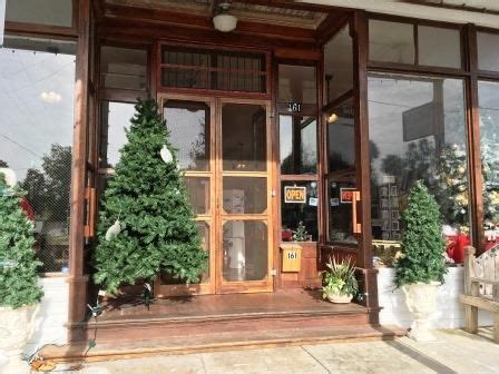 122 commerce st apalachicola, fl 32320 сша. Apalachicola Chocolate & Coffee Company My two faves ️. Awesome dark chocolate turtles ...