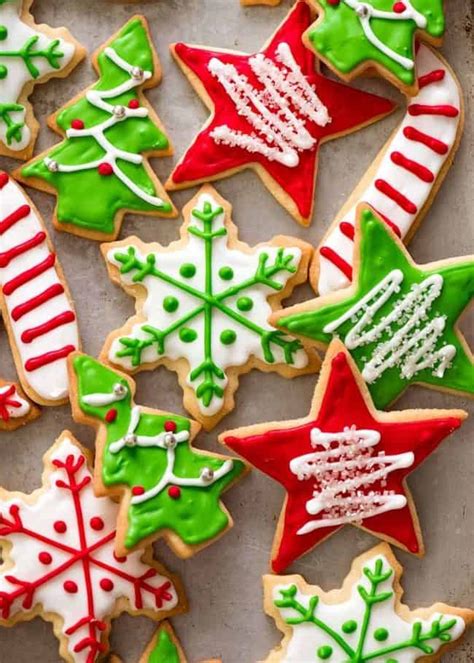 Save 10 easy decorated cookie recipes. Icing for Biscuits | Recipe (With images) | Iced christmas cookies, Christmas cookies, Christmas ...
