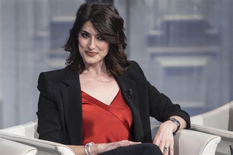'capolavori della natura' elisa isoardi sorprende instagram con uno scatto inaspettato e 'folgorante'. Elisa Isoardi critiche nuovo fidanzato | Social | Risposta ...