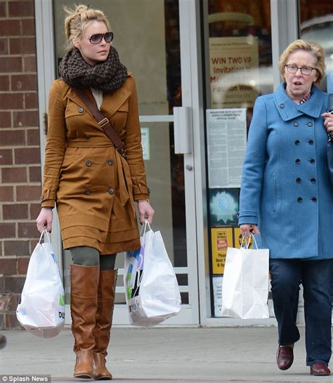 Katherine Heigl And Daughters Wrap Up Warm For A Lunch Outing With Her Mother Daily Mail Online