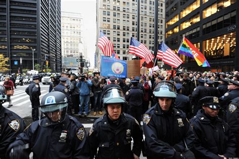 Johnny Cardona Nypd Cop Who Punched Ows Protester Will Be Defended By City Da Will Not