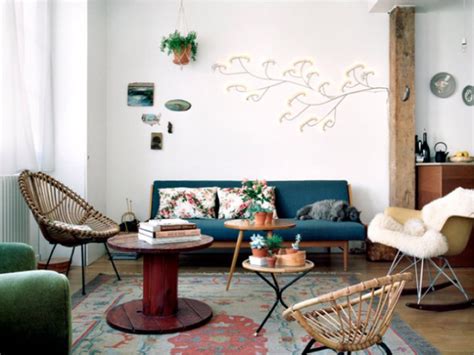 Retro refers to styles from the past, however, many consider retro decorating to encompass designs and influences from the 1950s to the 1970s. retro-living-room-4 - Nimvo - Interior Design & Luxury Homes