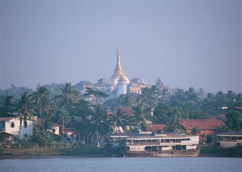 It lies on the bay of bengal and andaman sea coast with bangladesh and republic of india to the west which is part of the same. Visit Mawlamyine (Moulmein) in Myanmar (Burma) | Audley Travel