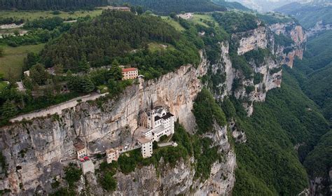 Origen del santuario de madonna della corona. Madonna della Corona (Verona) (con immagini)