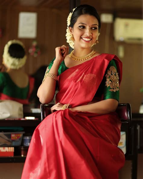 Download 37 Kerala Saree Hindu Engagement Dress For Bride