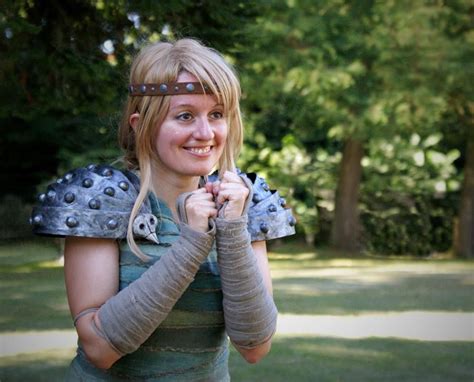 Astrid Cosplay Dreamworks Dragons How To Train Your Dragon Astrid