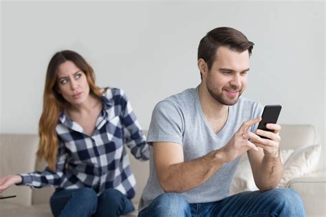 Are You ‘phone Snubbing’ In Your Marriage It Could Be A Problem Wtop News