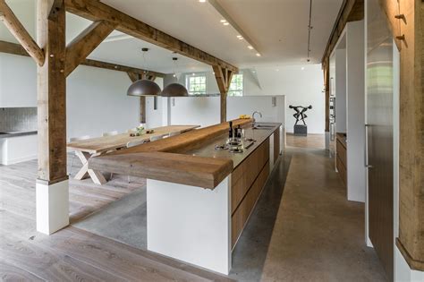 Stainless steel worktops are versatile and look incredible alongside the increasingly popular traditional range cookers, the more modern induction units as well as standard hobs. Wow! Beautiful kitchen with 4mm stainless steel worktop ...