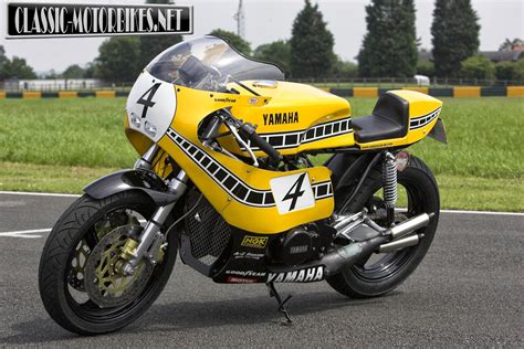 Racing Cafè: Yamaha RD 700 Special