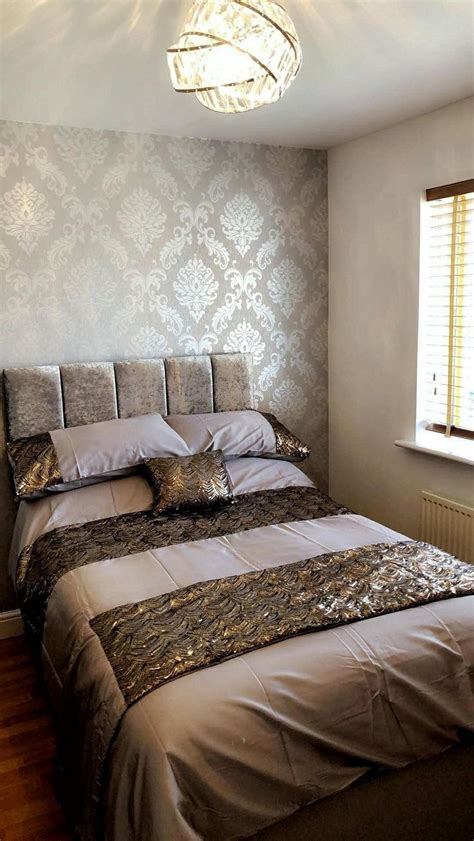 Chelsea Glitter Damask Wallpaper In Soft Grey And Silver Gold
