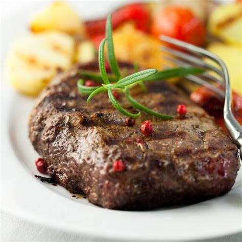 Protein adalah kelompok biomolekul berukuran besar yang terbentuk dari satu rantai panjang asam amino atau lebih. Protein: Seberapa Banyak Yang Dibutuhkan? - News ...