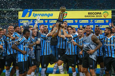 Grêmio fbpa • 76 тыс. Em dia de golaços, Grêmio leva a Recopa GaúchaEm dia de ...