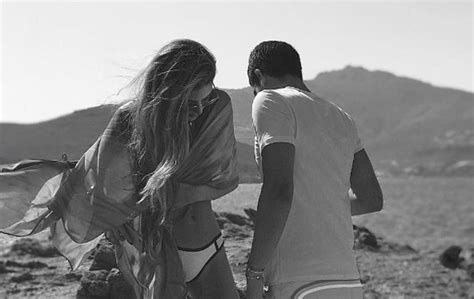 Foi justamente em míkonos, na grécia, que o filho de enzo celulari e claudia raia assumiu o. Enzo Celulari relembra viagem para Grécia com namorada ...