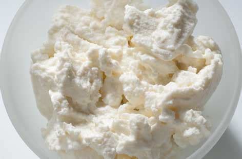 While cottage cheese and ricotta are not all that dissimilar (within the context of the wide breadth of all cheeses), their production methods are entirely ricotta and cottage cheese are both considered fresh cheese. Difference between: cottage cheese and ricotta cheese