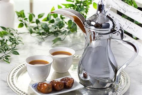 Arabic Coffee In Duba Cafe Bateel Coffee Planet More Mado Ae