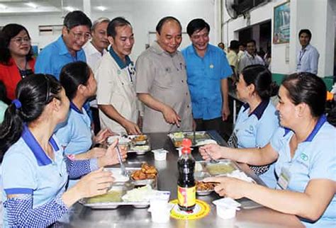 Thông báo phương án nghỉ tết âm lịch và quốc khánh cho người lao động trước khi thực hiện ít nhất 30 ngày. Ngày Quốc tế lao động, nghĩ về người lao động