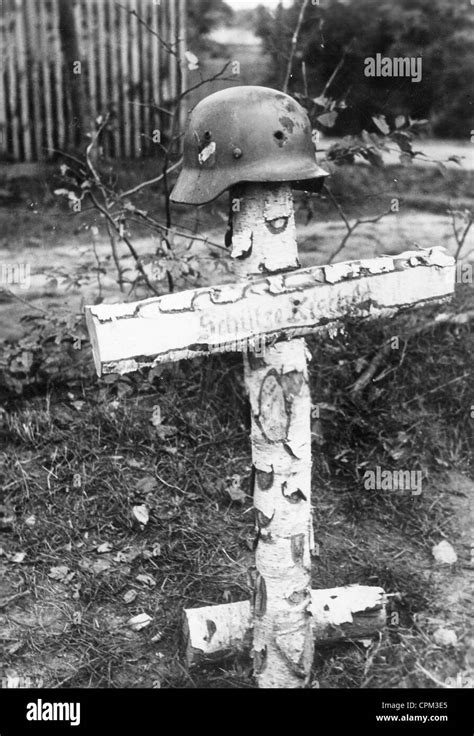 A German Soldiers Grave In Poland 1939 Stock Photo Alamy