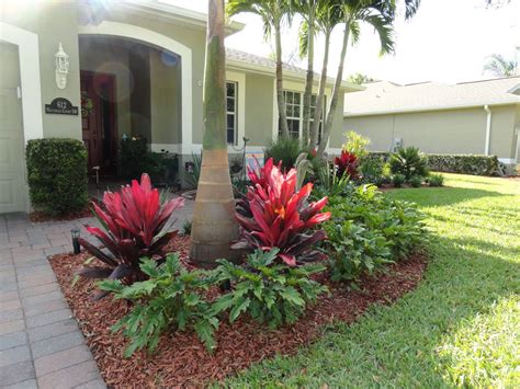 15 Beautiful Tropical Front Yard Landscape Ideas To Make Your Home