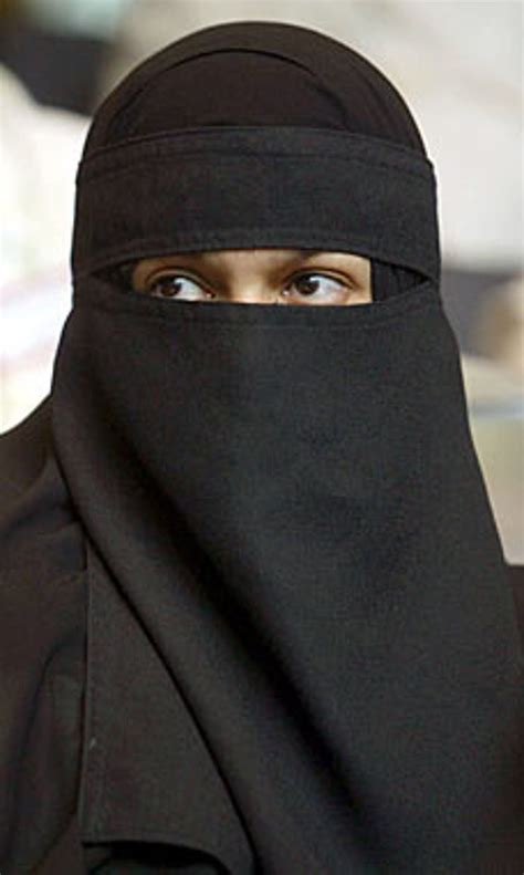 Women In Hijabs Need Sunlight Or Risk Illness London Evening Standard Evening Standard