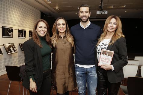 The partner of goalkeeper rui patricio has published a book in which she. Rui Patrício tem «ordens superiores» para não falar, nem ...