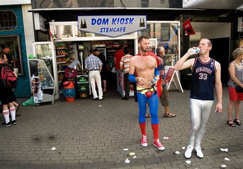 Cologne Germany Cologne Germany Christopher Capri Pants Sporty Street Celebrities