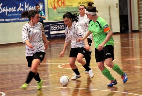 Tutta la grinta di serena. COPPA ITALIA C5 FEMMINILE FASE NAZIONALE: IL TRILACUM ...