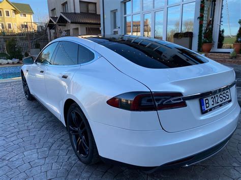 Electric cars, giant batteries and solar. DirektCar | Tesla Motors Model S