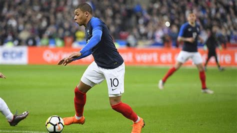 Jedinac scores from the spot to bring australia level!! FIFA World Cup 2018: France vs Peru - See pics | News ...