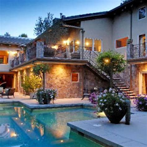Which Newlyweds Are Making This Rustic Tuscan Mansion Their Home E