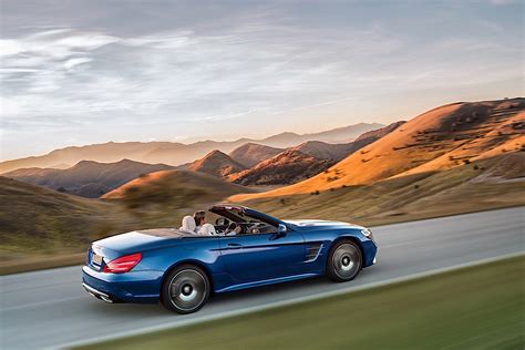 Although sl may translate as 'sports lightweight', it's actually a luxurious roadster that weighs almost two tonnes. MERCEDES BENZ SL-Class (R231) specs & photos - 2016, 2017, 2018, 2019, 2020, 2021 - autoevolution
