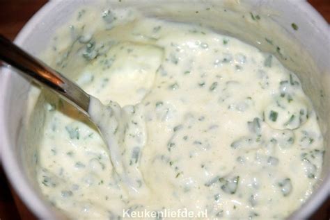 Zelfgemaakte knoflooksaus Keuken Liefde