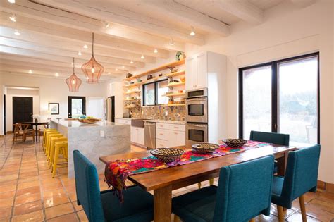 Gkids friedly living ropm and kotchen / haeley gia. Photo Page | HGTV