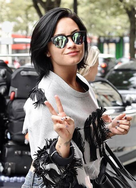 Demi lovato's bob haircut is fresh, sleek, and oh so perfect for spring. Demi Lovato's Short Haircuts and Hairstyles - 30+