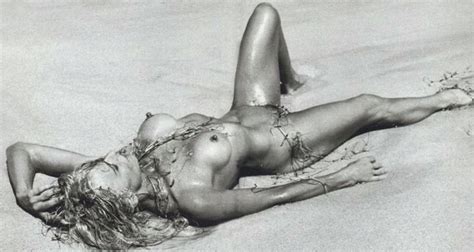 Naked Farrah Fawcett Added By Johngault