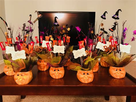 Halloween centerpieces I made for a Birthday party | Party table