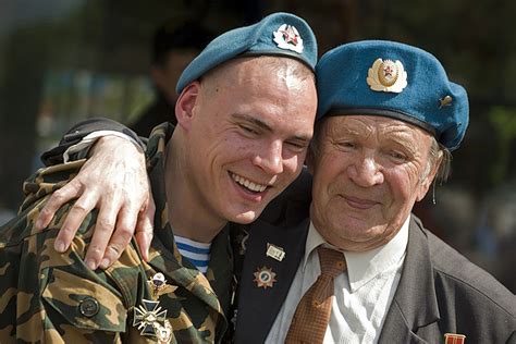 Лучшие поздравления с днем вдв для друзей и любимых мужчин на этой странице. Какого числа День ВДВ? Поздравления