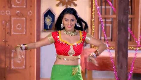 Akshara Singh Sexy Video Bhojpuri Actress Pawan Singhs Bold Dance Steps Will Make Fans Go