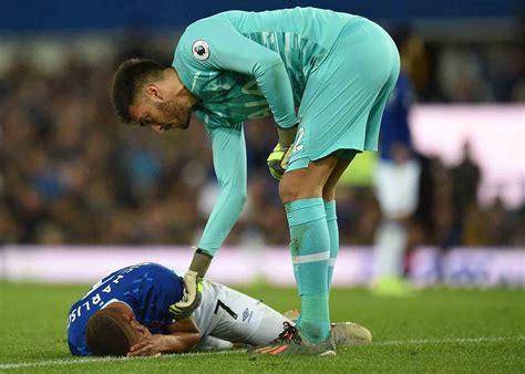 Everton star richarlison trolls liverpool after defeat against real madrid. Richarlison encouraged by Silva to stay on his feet