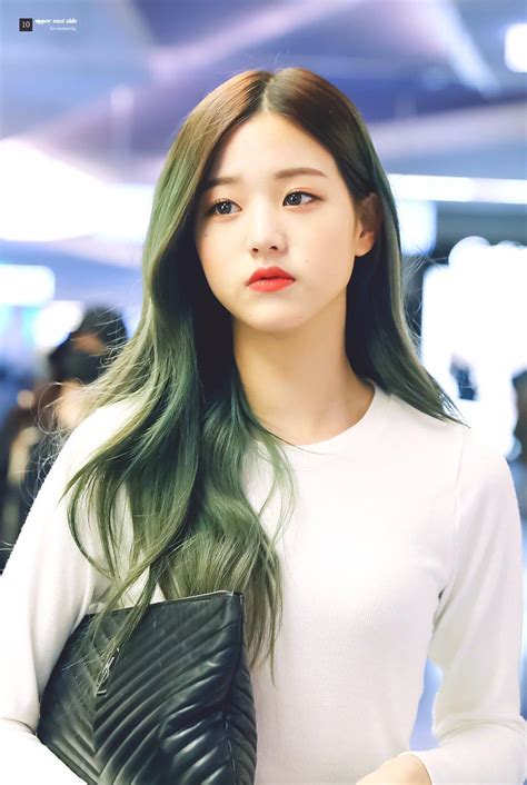 Share a gif and browse these related gif searches. 190612 Jang Wonyoung @ The Airport : iZone
