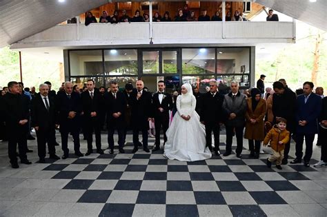 Karaismailoğlu Trabzon da düğün törenine katıldı TRABZON HABER SAYFASI