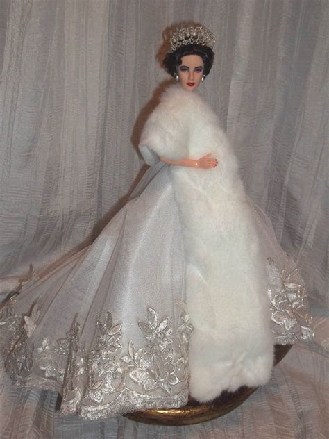 Of few deaths can it be said that they end an era, but hers does. DAME ELIZABETH TAYLOR BARBIE DOLL~STYLED ONE OF A KIND ...