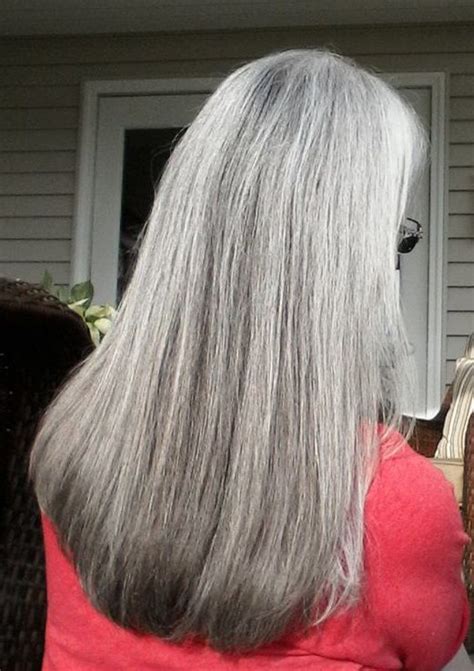 Denton's wife teresa modelling a d&g jacket from their nyc sample sale. Femme 50 ans - Naturally White Silver Grey Hair : Poivre ...