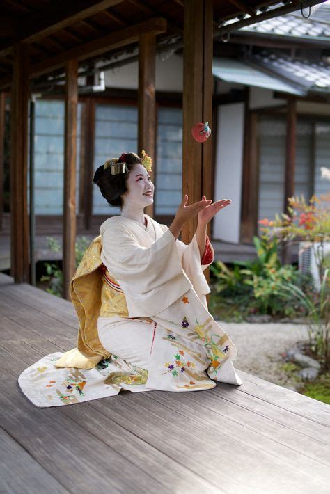 Maiko2016221100901 With Images Geisha Japan Japanese Costume