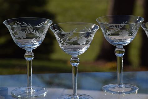4 Vintage Etched Cocktail ~ Martini Glasses 1950 S Mixologist Craft Cocktails ~ Champagne