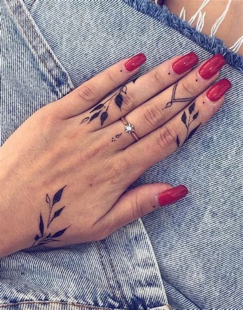 45 Meaningful Tiny Finger Tattoo Ideas Every Woman Eager