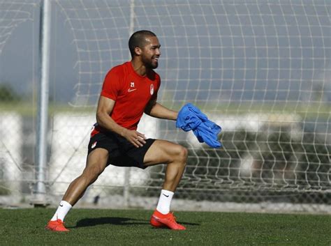Herrera fifa 21 is 22 years old and has 3* skills and 3* weakfoot. Yangel Herrera se incorpora a los entrenamientos tras ...