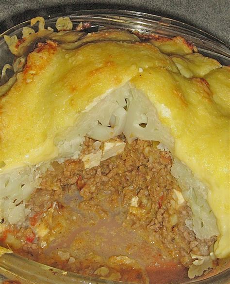 500g wasser, 1000g blumenkohl, 1000g kartoffeln, 1 zwiebel, hackfleisch, speck. Blumenkohl gefüllt mit Hackfleisch (Rezept mit Bild) | Chefkoch.de